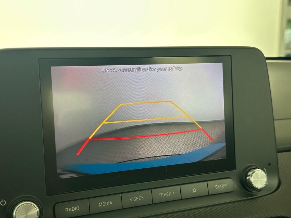 Hyundai Kona 64 EV Essential 5d