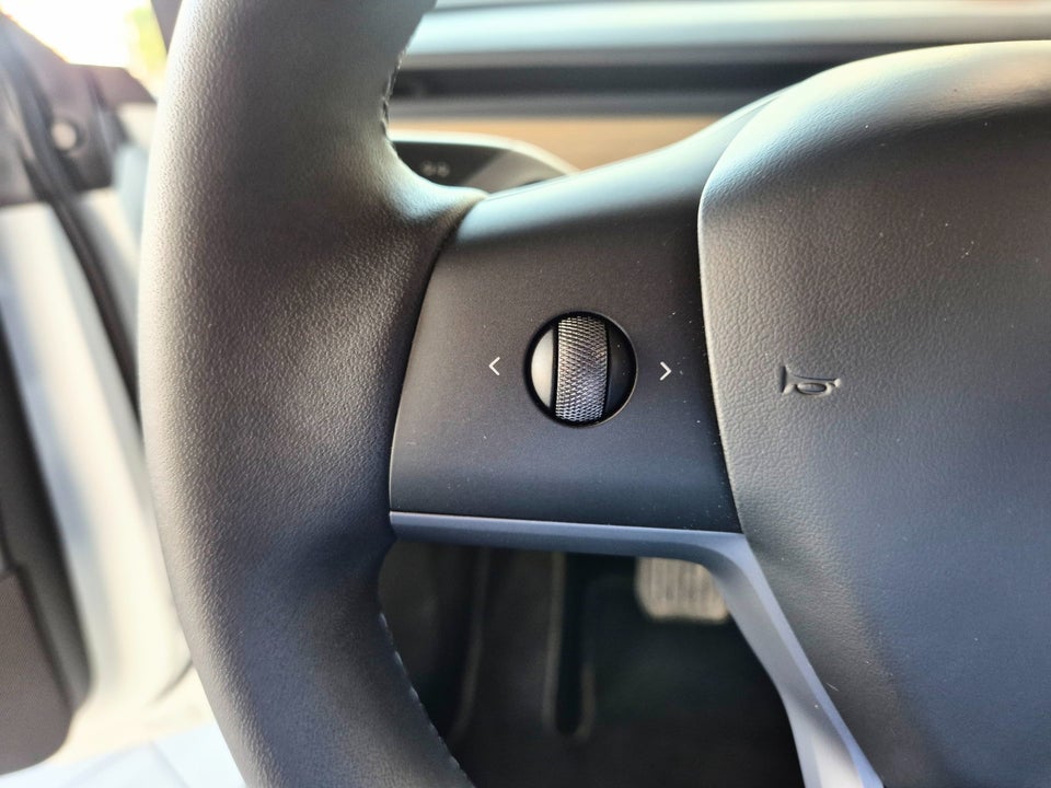 Tesla Model Y Long Range AWD 5d