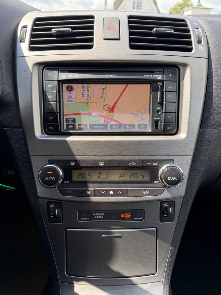 Toyota Avensis 1,8 VVT-i TX stc. 5d