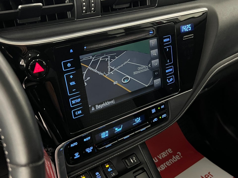Toyota Auris 1,8 Hybrid H2 Style Skyview CVT 5d