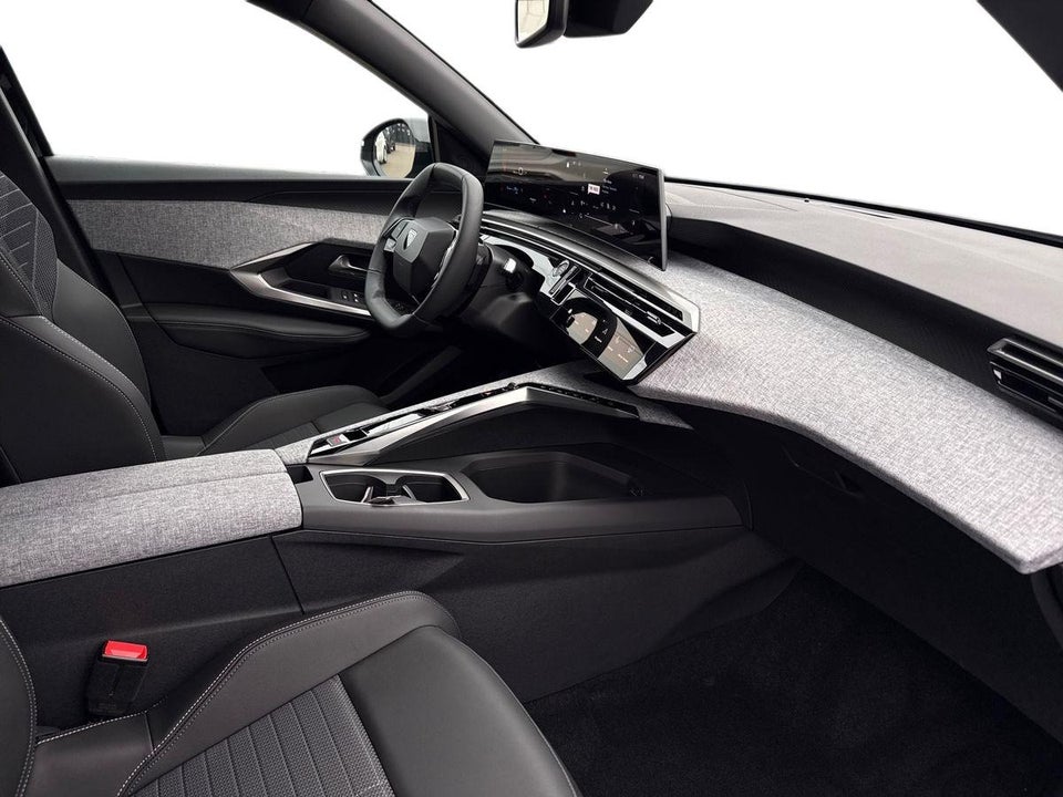 Peugeot e-5008 77 Allure 7prs 5d