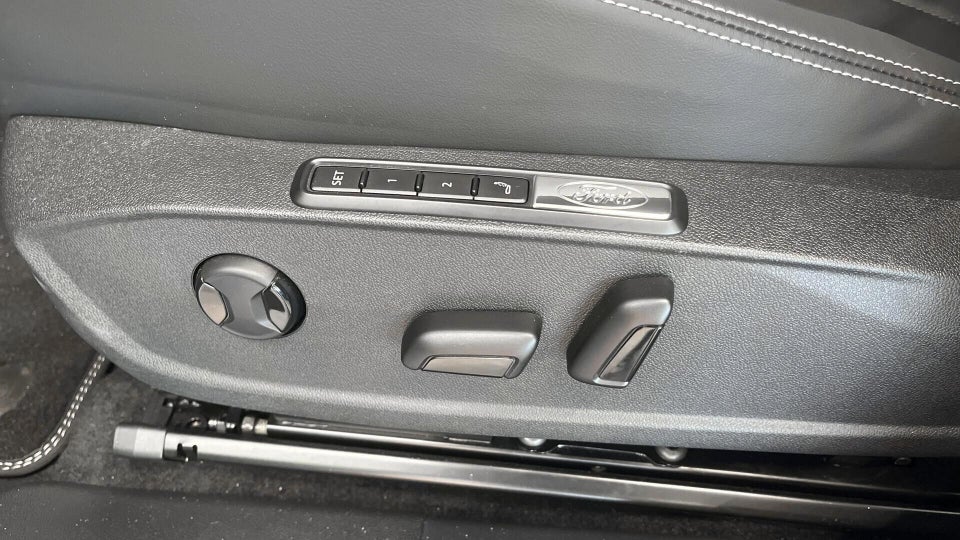 Ford Explorer 82 Premium Extended Range 5d