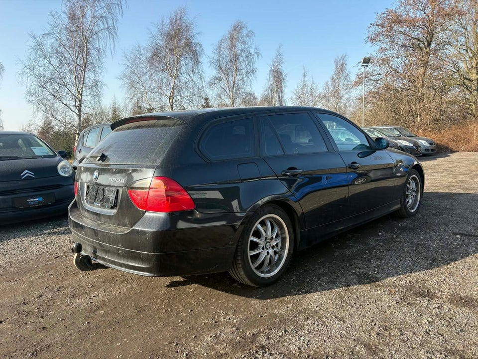 BMW 320d 2,0 Touring 5d