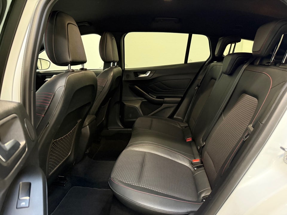 Ford Focus 1,5 EcoBoost ST-Line Business stc. aut. 5d