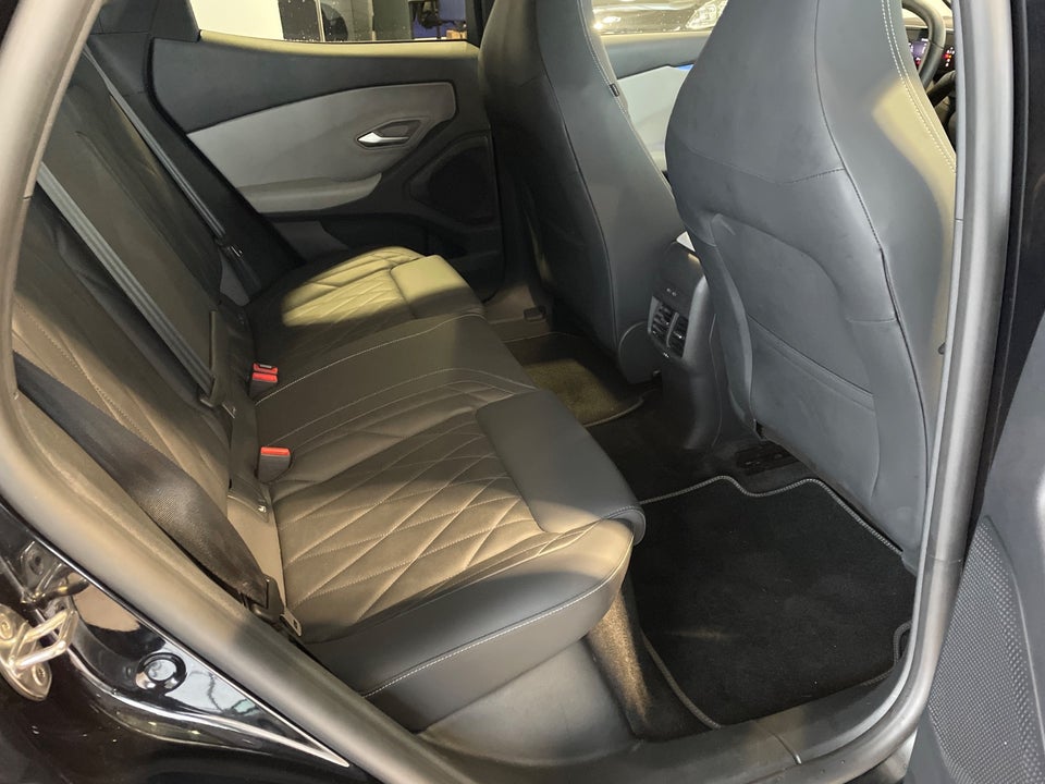 Ford Explorer 77 Premium Extended Range 5d