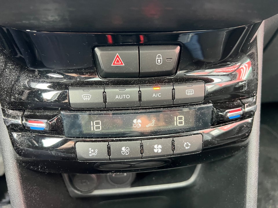 Peugeot 208 1,5 BlueHDi 100 Allure Sky 5d