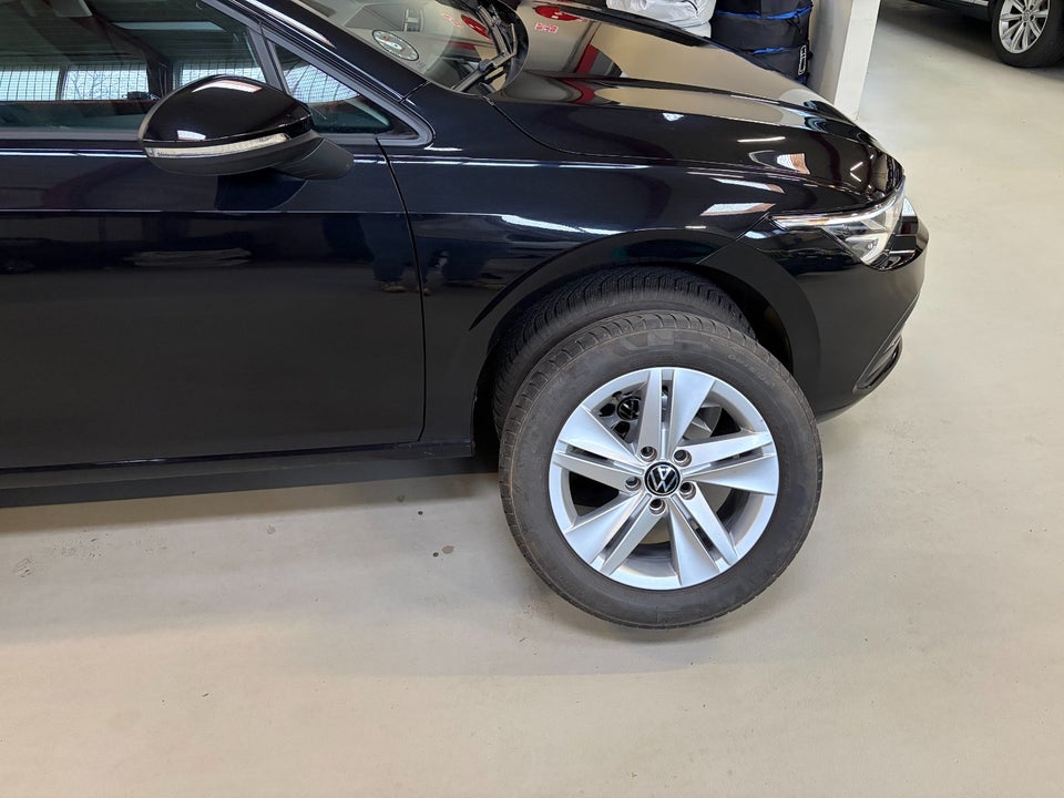 VW Golf VIII 1,5 eTSi 130 Life Variant DSG 5d