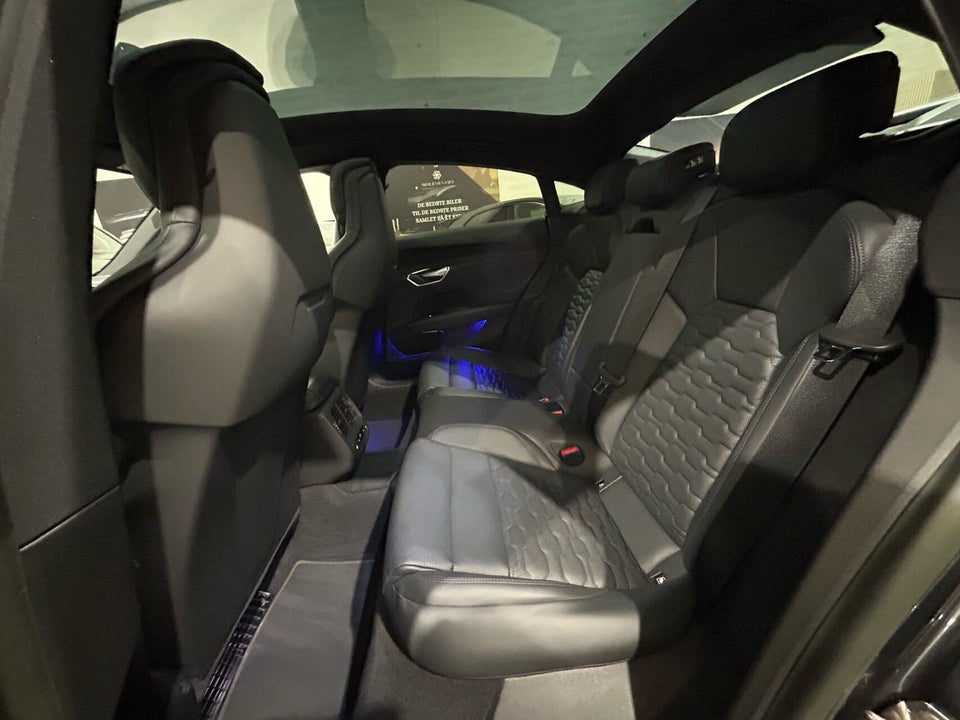 Audi e-tron GT quattro 4d