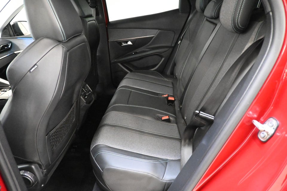 Peugeot 3008 1,6 Hybrid First Selection EAT8 5d