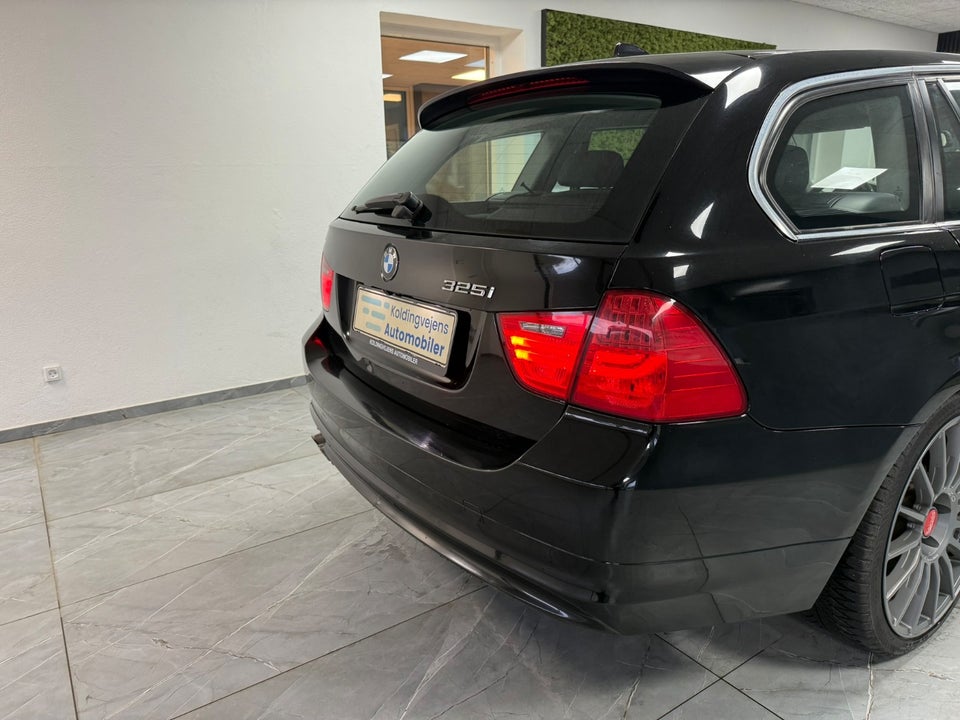 BMW 325i 2,5 Touring Steptr. 5d