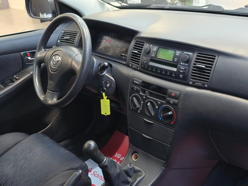 Toyota Corolla 1,6 Terra 5d