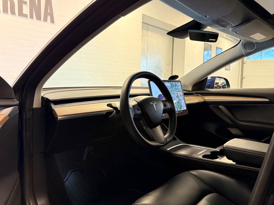 Tesla Model 3 Long Range AWD 4d