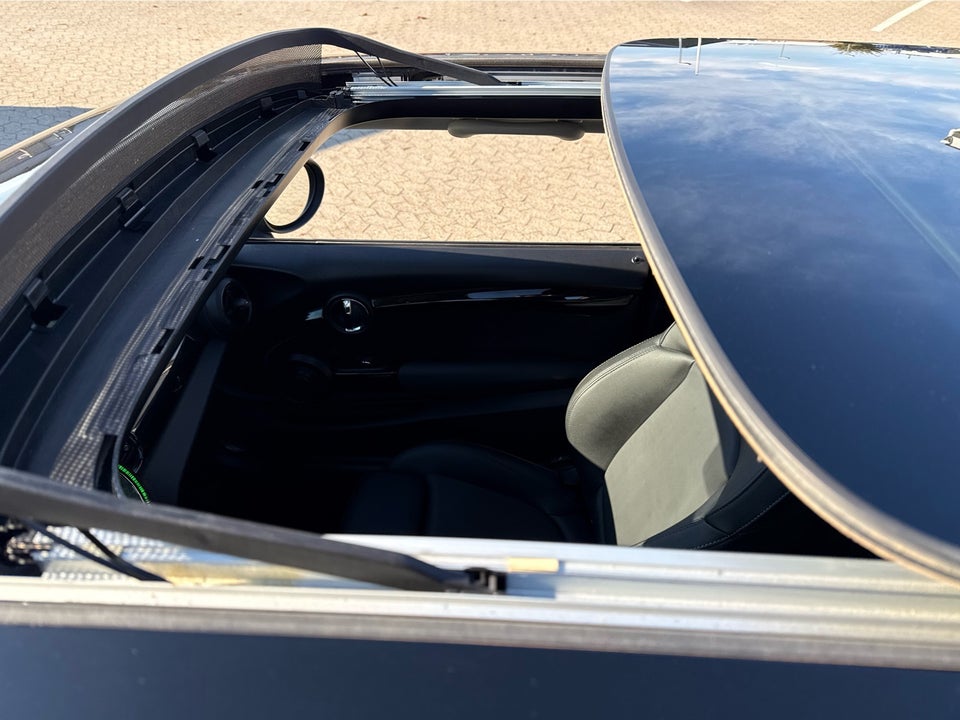 MINI Cooper SE Classic Trim 3d