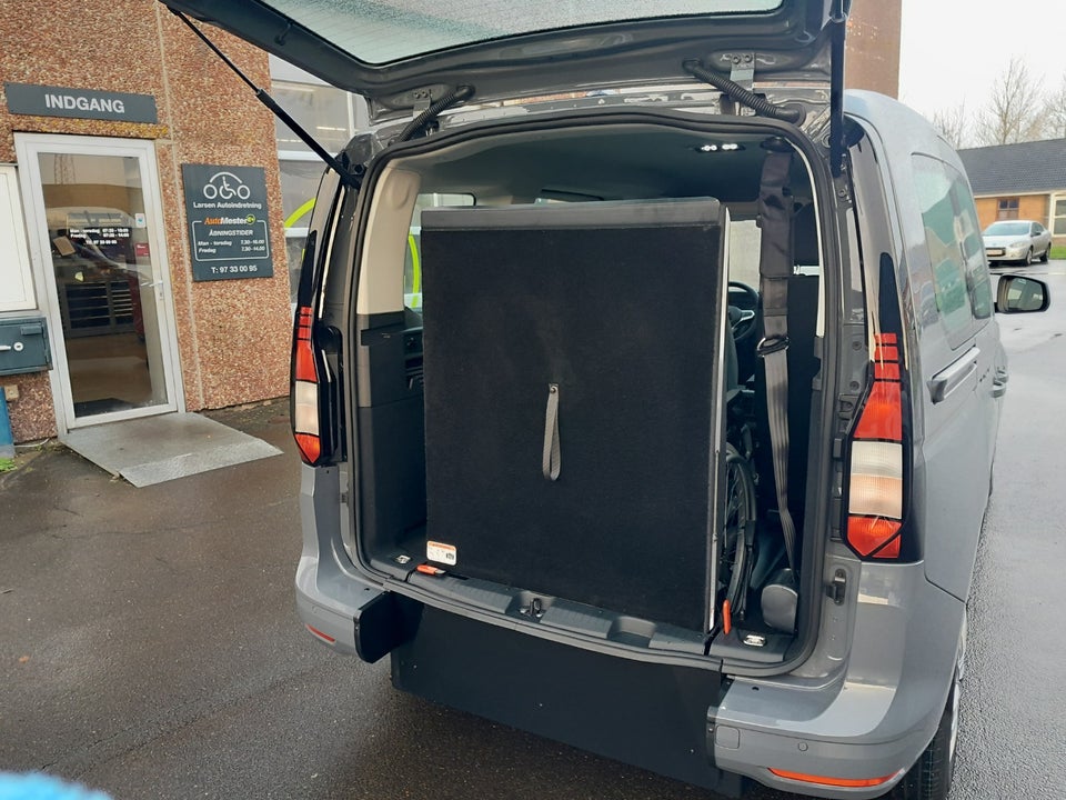 VW Caddy 1,5 TSi 114 Family DSG 5d