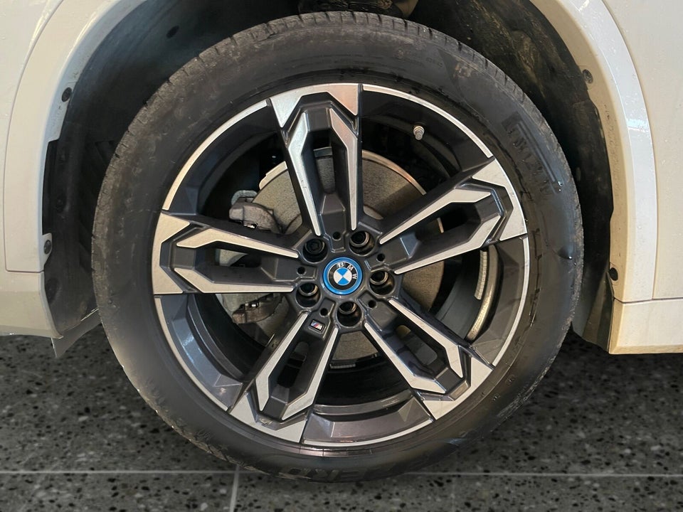 BMW iX1 xDrive30 M-Sport 5d