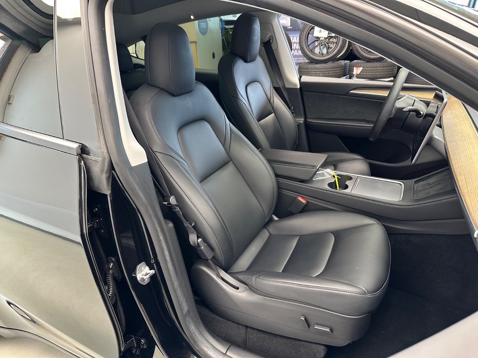 Tesla Model Y Long Range AWD 5d