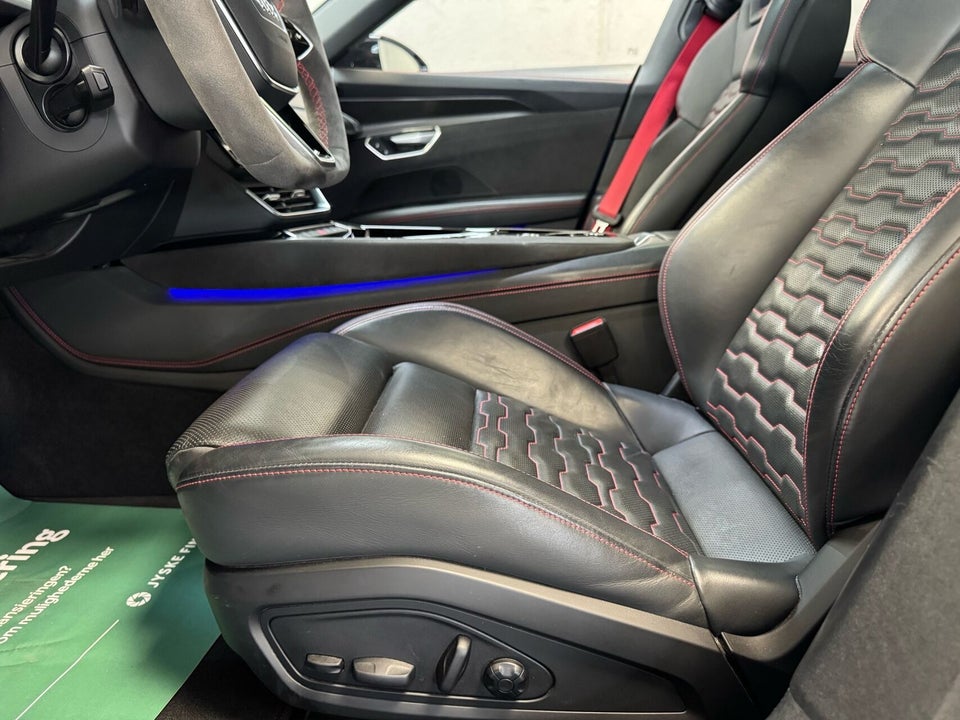 Audi RS e-tron GT quattro 4d