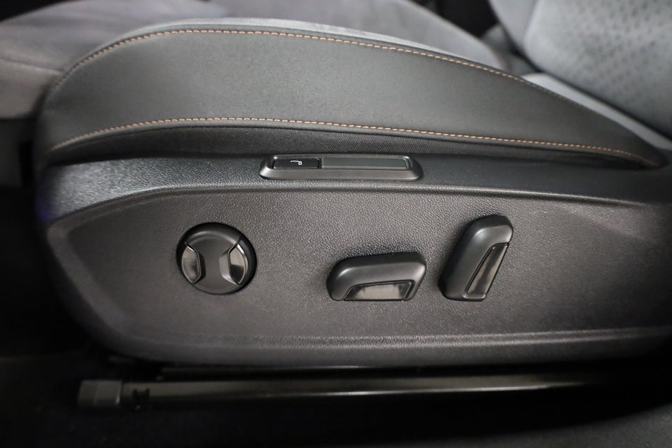 Cupra Born 77 e-Boost Dinamica Pack High 5d