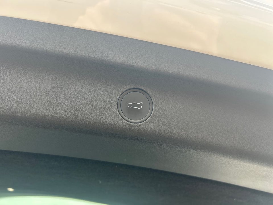 Tesla Model Y Long Range AWD 5d