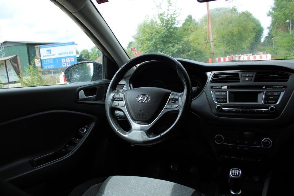 Hyundai i20 1,25 Black Line 5d