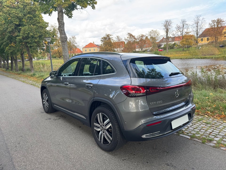 Mercedes EQA250 5d
