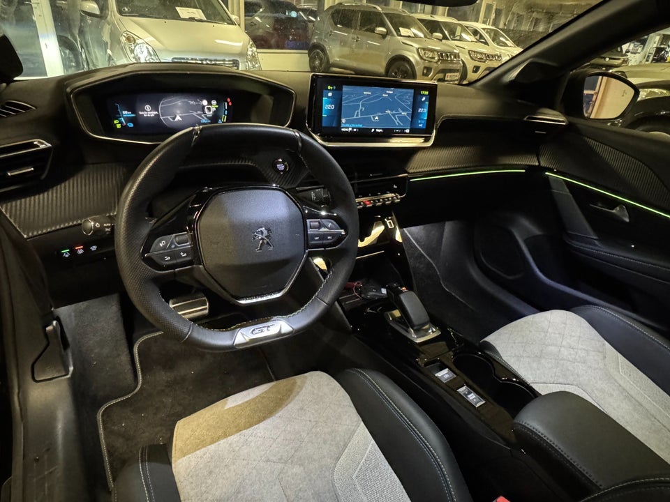 Peugeot e-208 50 GT 5d