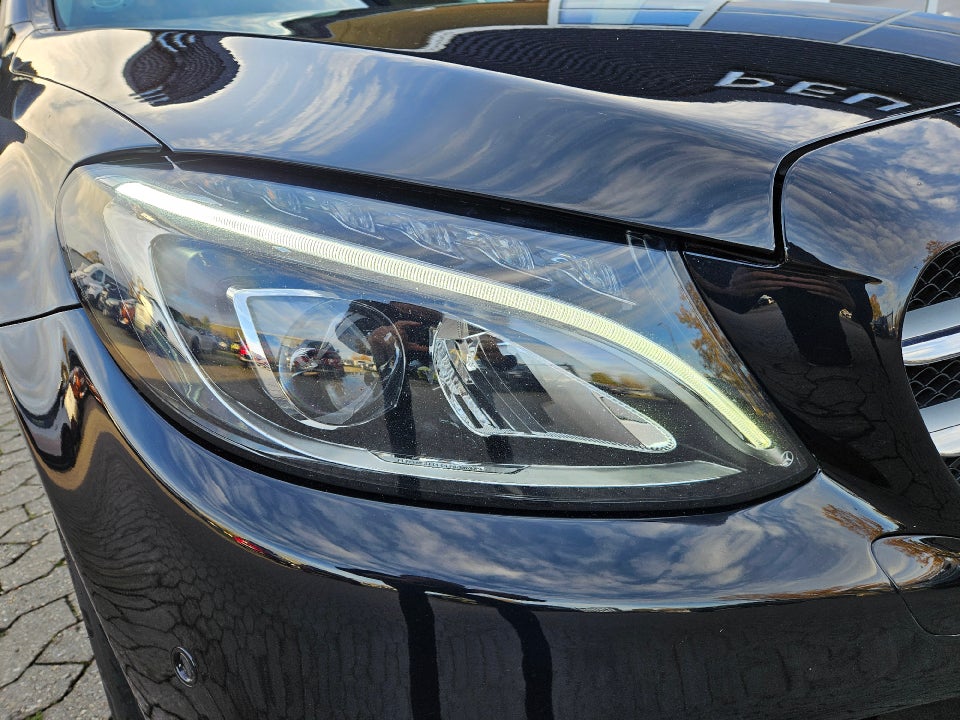 Mercedes C220 d 2,2 AMG Line stc. aut. 5d