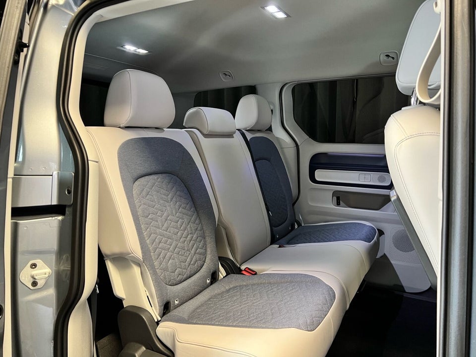 VW ID.Buzz 77 Pro SWB 5d