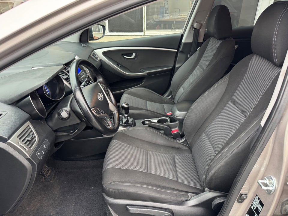 Hyundai i30 1,6 CRDi 110 Active+ CW 5d