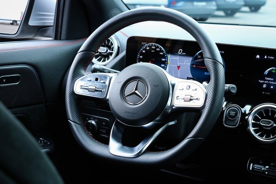 Mercedes EQA350 AMG Line 4Matic 5d