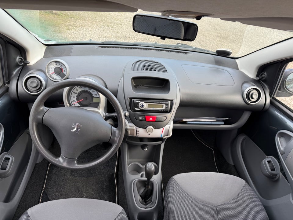 Peugeot 107 1,0 Urban 5d