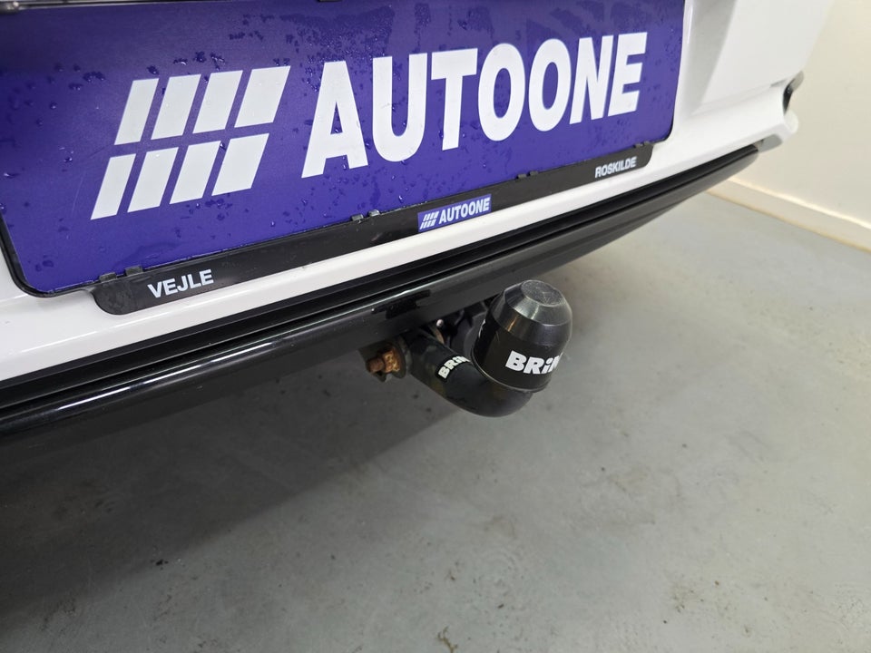 Toyota Auris 1,8 Hybrid H1 CVT 5d