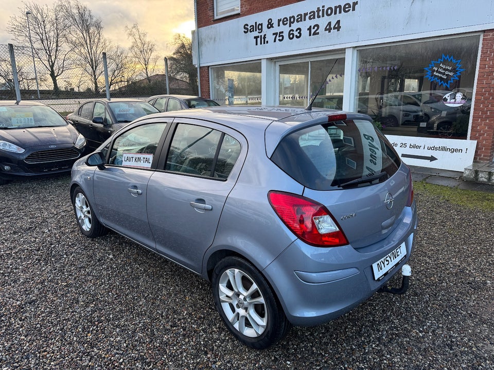 Opel Corsa 1,4 16V Cosmo 5d
