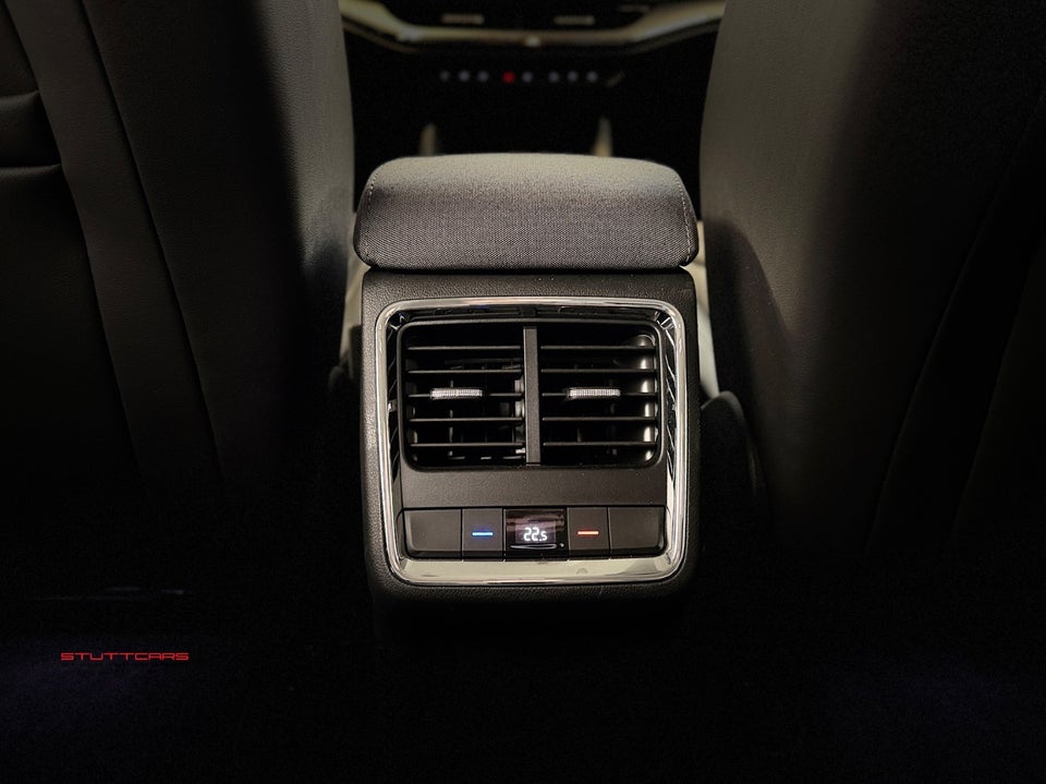 Skoda Enyaq 80 iV Loft 5d