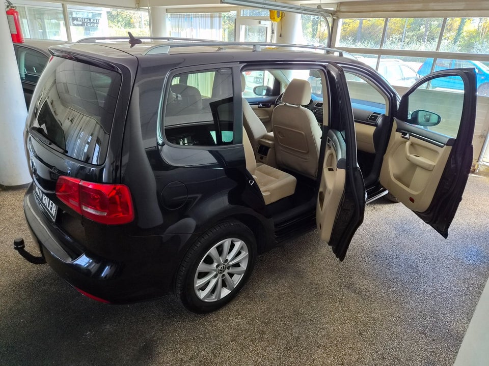 VW Touran 2,0 TDi 140 Comfortline DSG BMT 7prs 5d