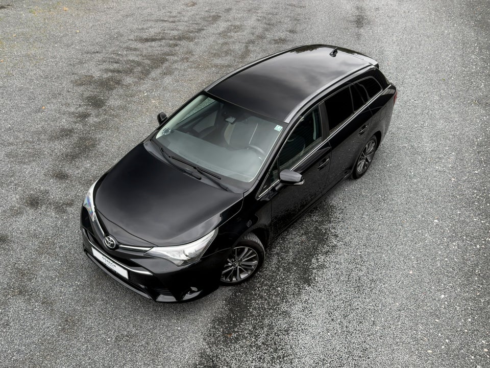 Toyota Avensis 1,8 VVT-i T2 Executive Touring Sports MDS 5d