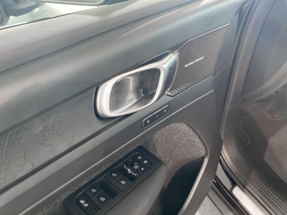 Volvo EC40 Extended Range Black Edition 5d