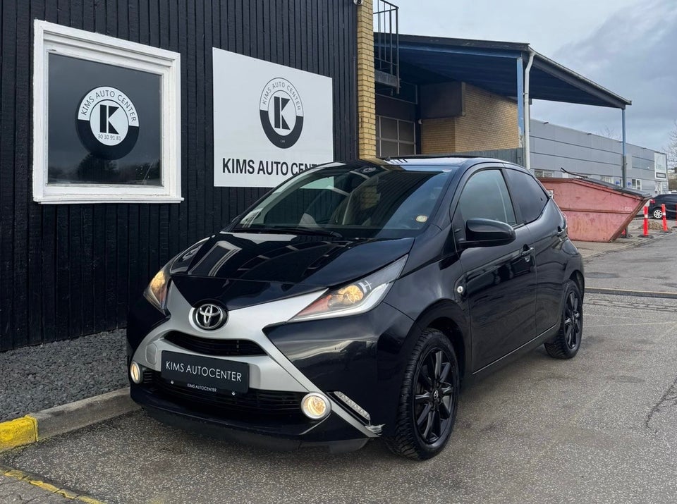 Toyota Aygo 1,0 VVT-i x-black 5d