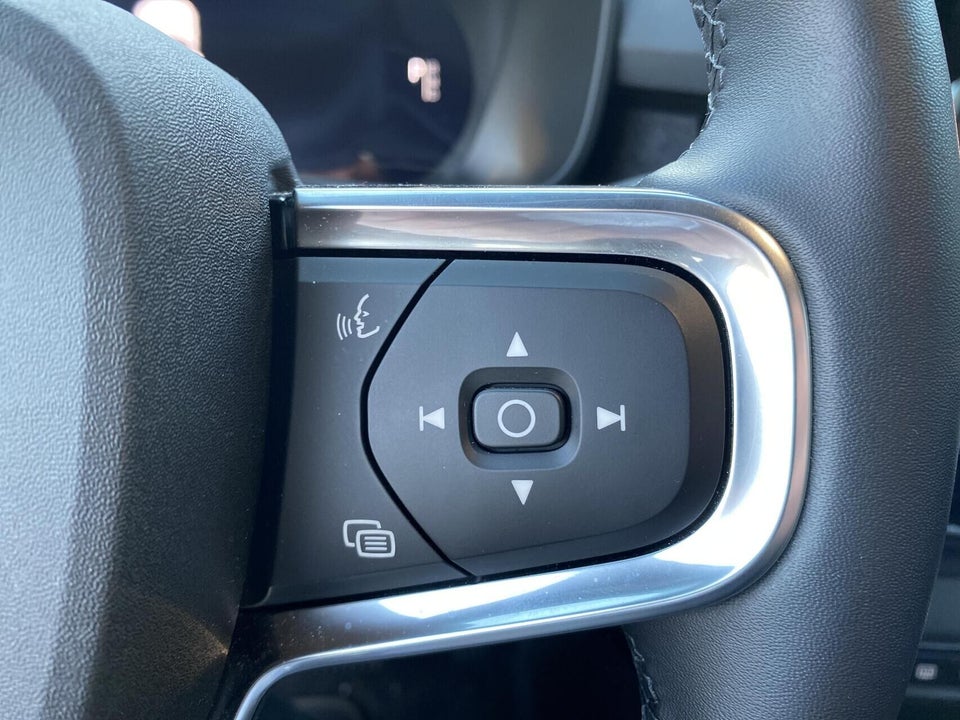 Volvo EX40 Extended Range Plus 5d