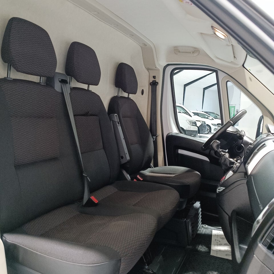 Peugeot Boxer 335 2,2 BlueHDi 140 L3H2 Premium