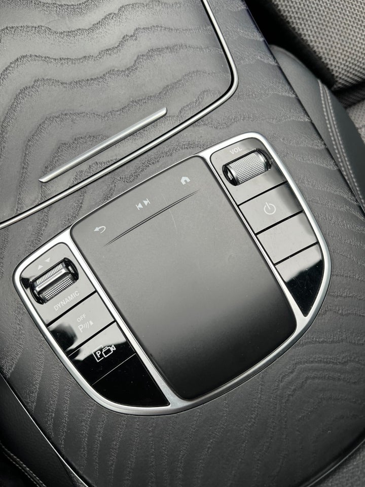 Mercedes E300 de 2,0 AMG Line aut. 4d