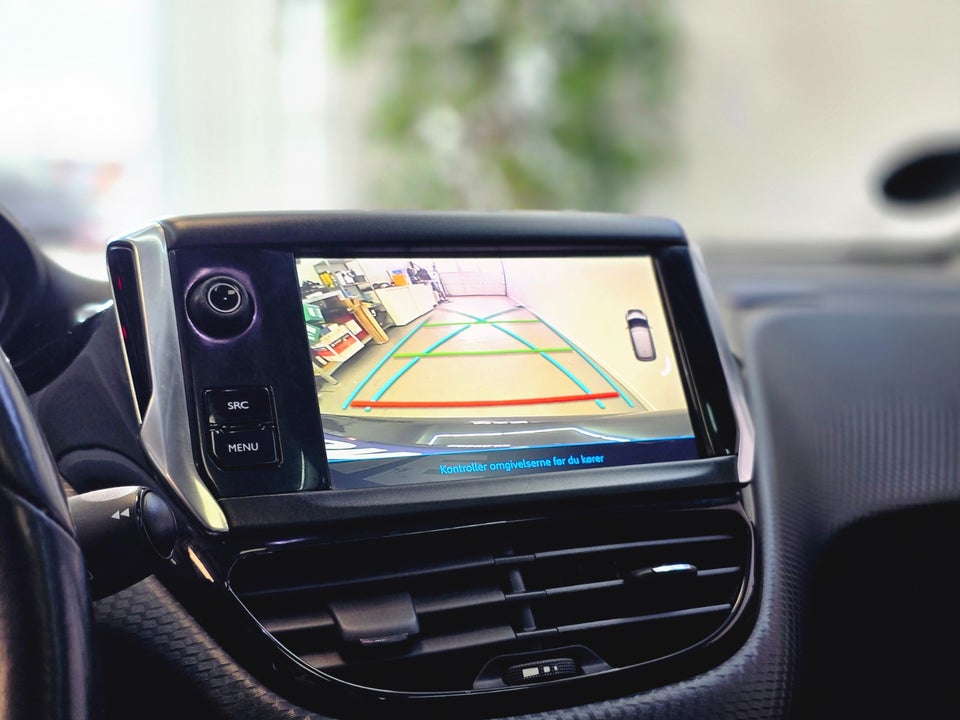 Peugeot 208 1,2 VTi 82 Selection Sky 5d
