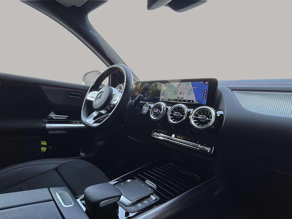 Mercedes EQA350 AMG Line 4Matic 5d