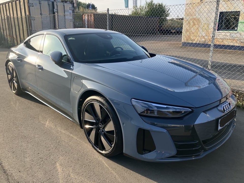 Audi e-tron GT quattro 4d