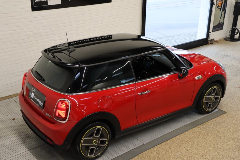 MINI Cooper SE Essential 3d