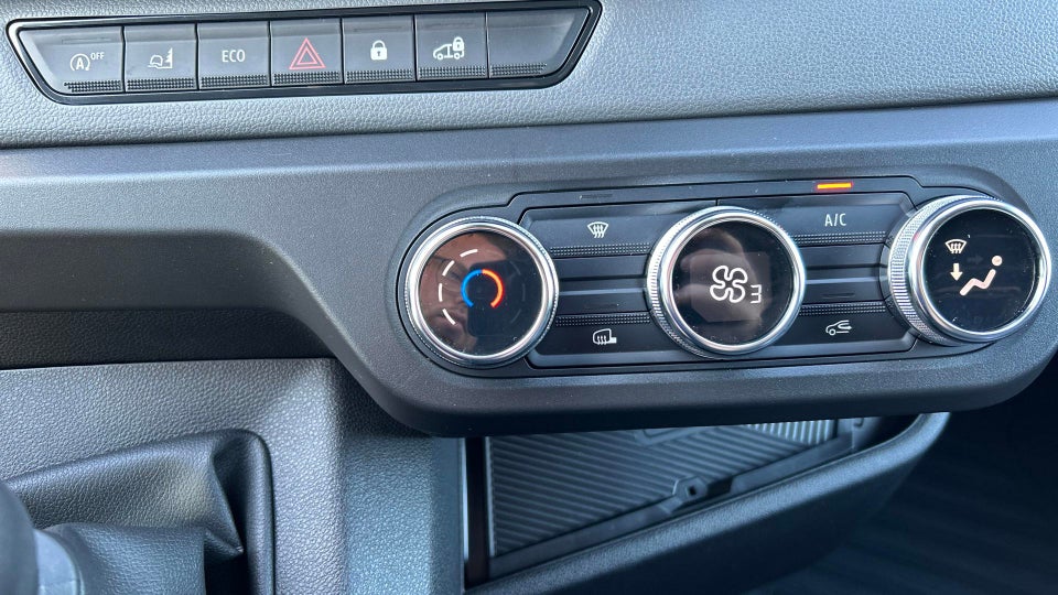 Renault Master V T33 2,0 dCi 130 L2H2 Kassevogn Tekno