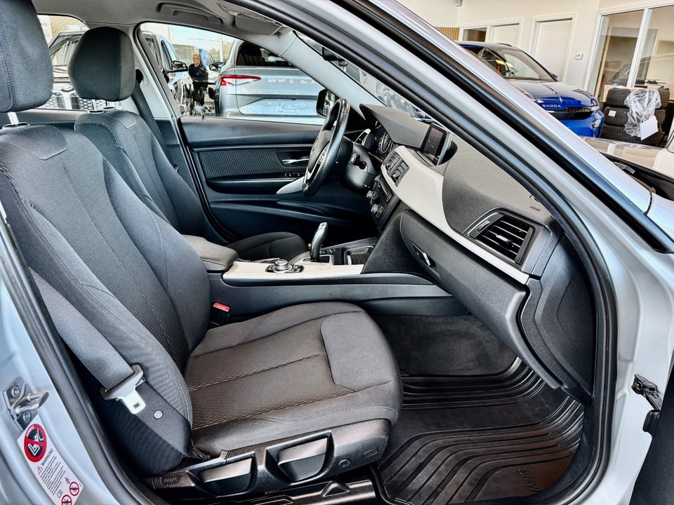 BMW 320d 2,0 Touring aut. 5d
