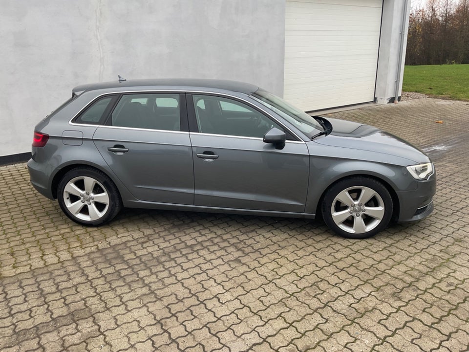 Audi A3 2,0 TDi 150 Ambiente Sportback S-tr. 5d