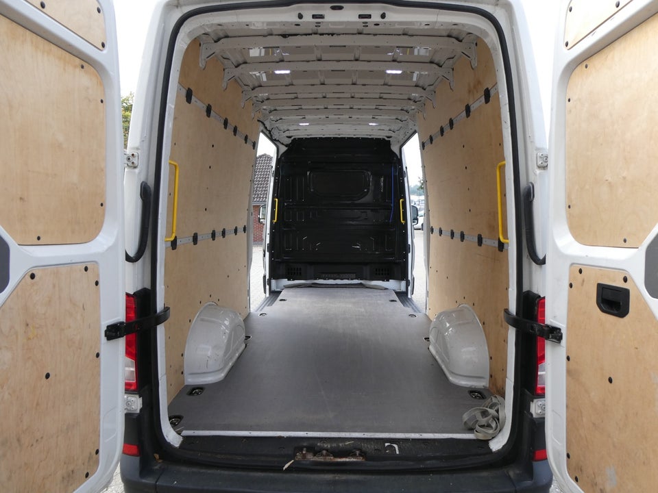 VW Crafter 35 2,0 TDi 177 Kassevogn L4H3