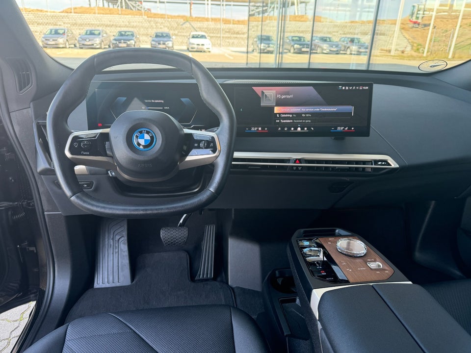 BMW iX xDrive40 Fully Charged Sport 5d